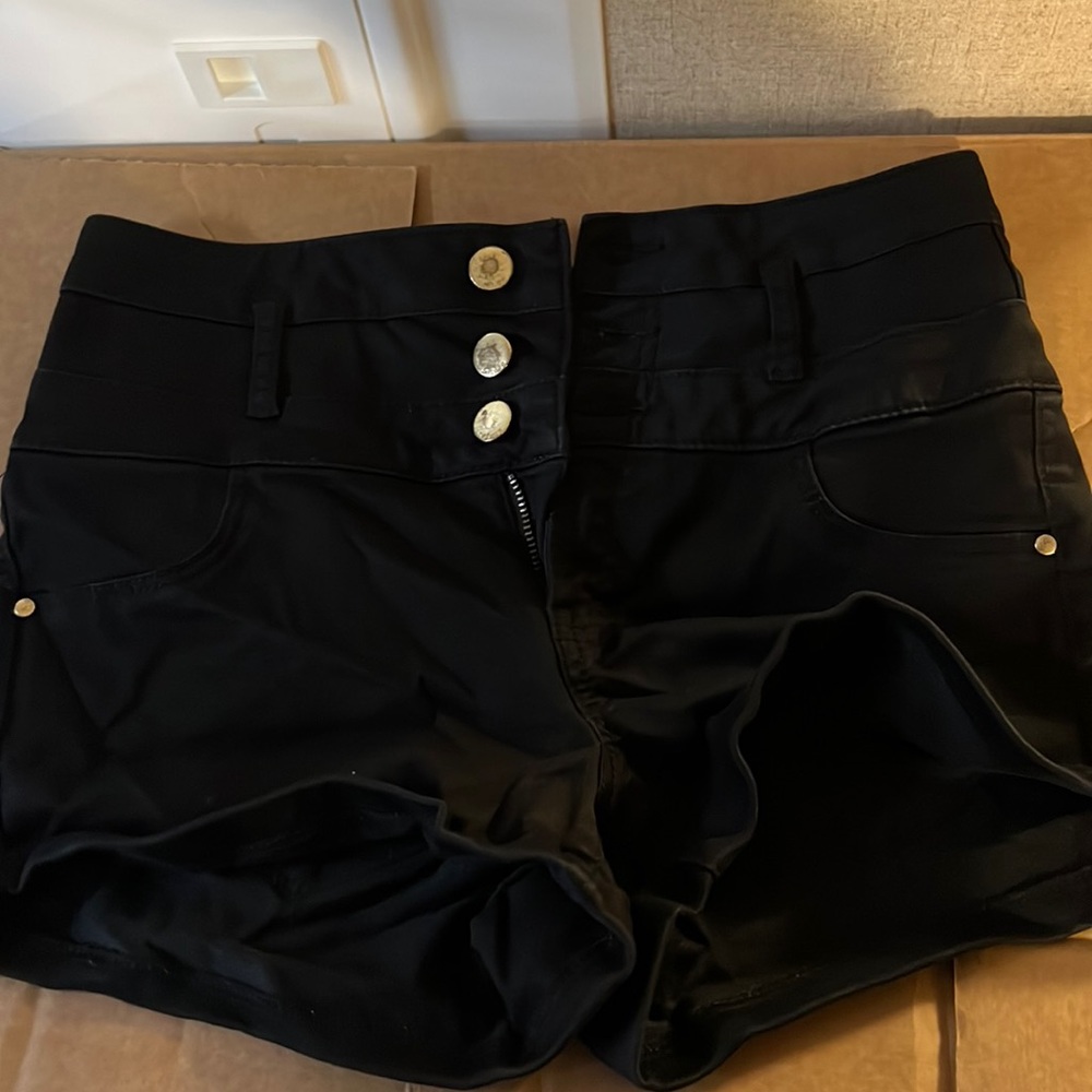 Short shorts